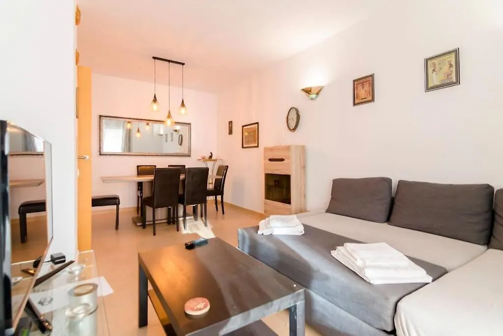 Apartment Sa Boadella Con Piscina Y Garaje Close To The Beach Lloret de Mar